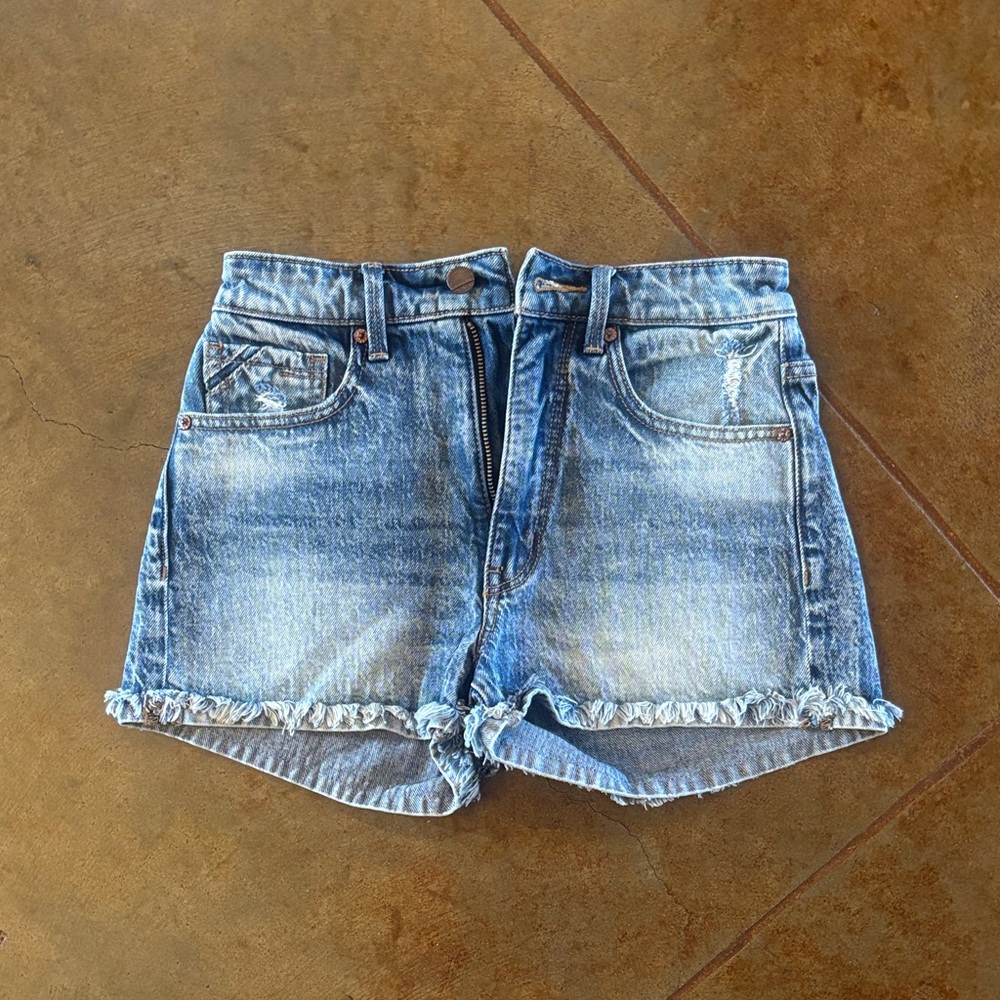 Buckle Black Women's Distressed Jean Shorts Size 25 Never Worn